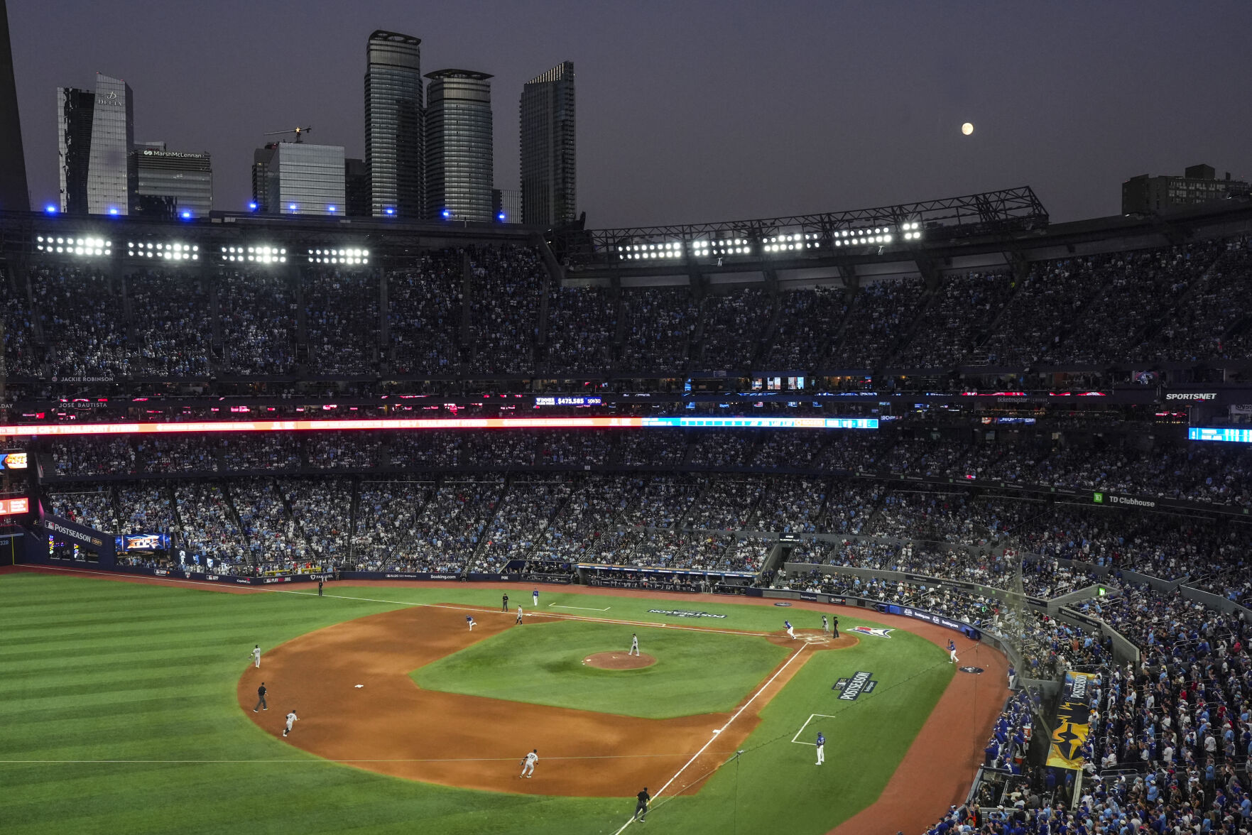 Photo-Gallery-BBO-ALDS-Yankees-Jays 19